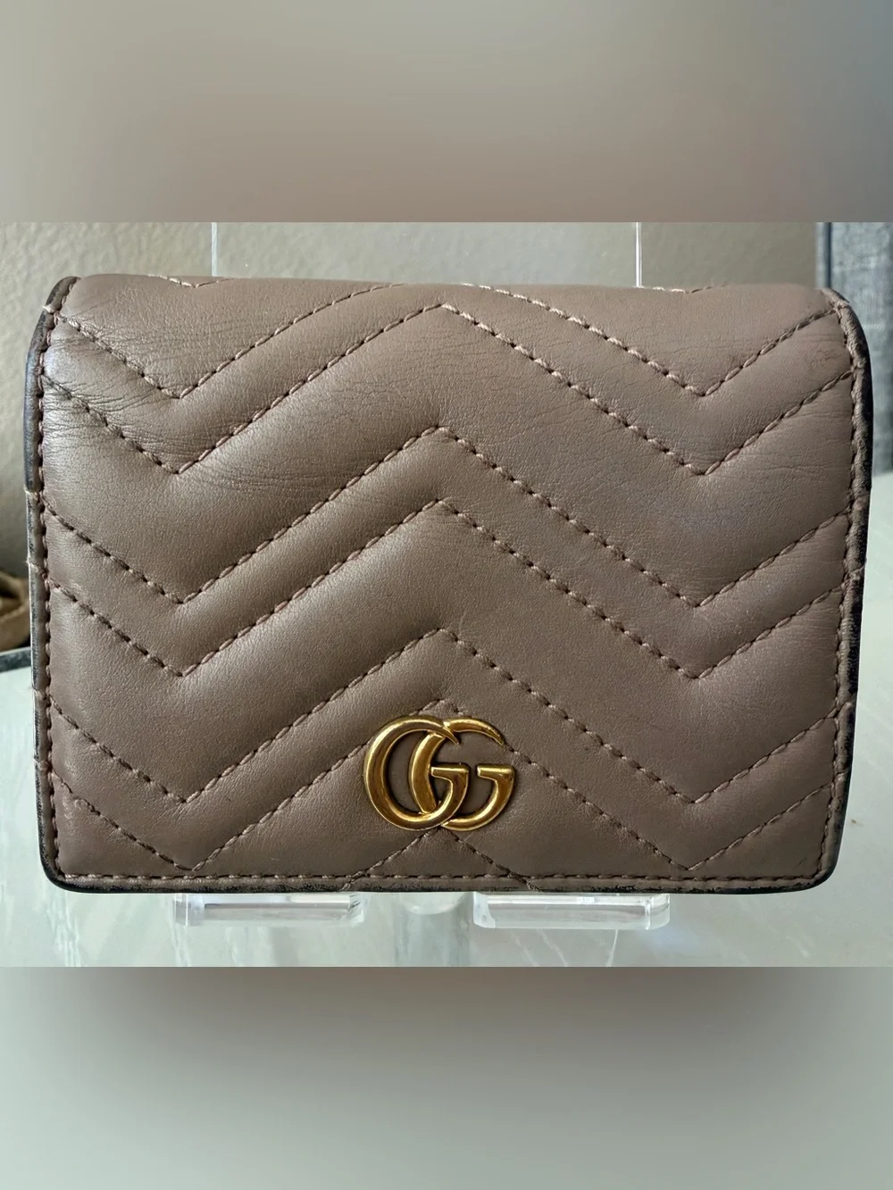 Gucci GG Marmont Chevron Leather Card Holder Wallet – Taupe